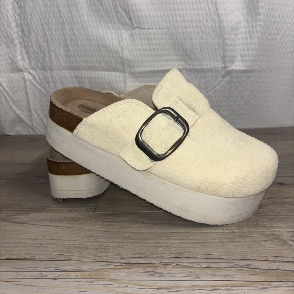 Womens 8 CUSHIONAIRE  Platform Clog Granola Suede Cork Footbed Beige/ White